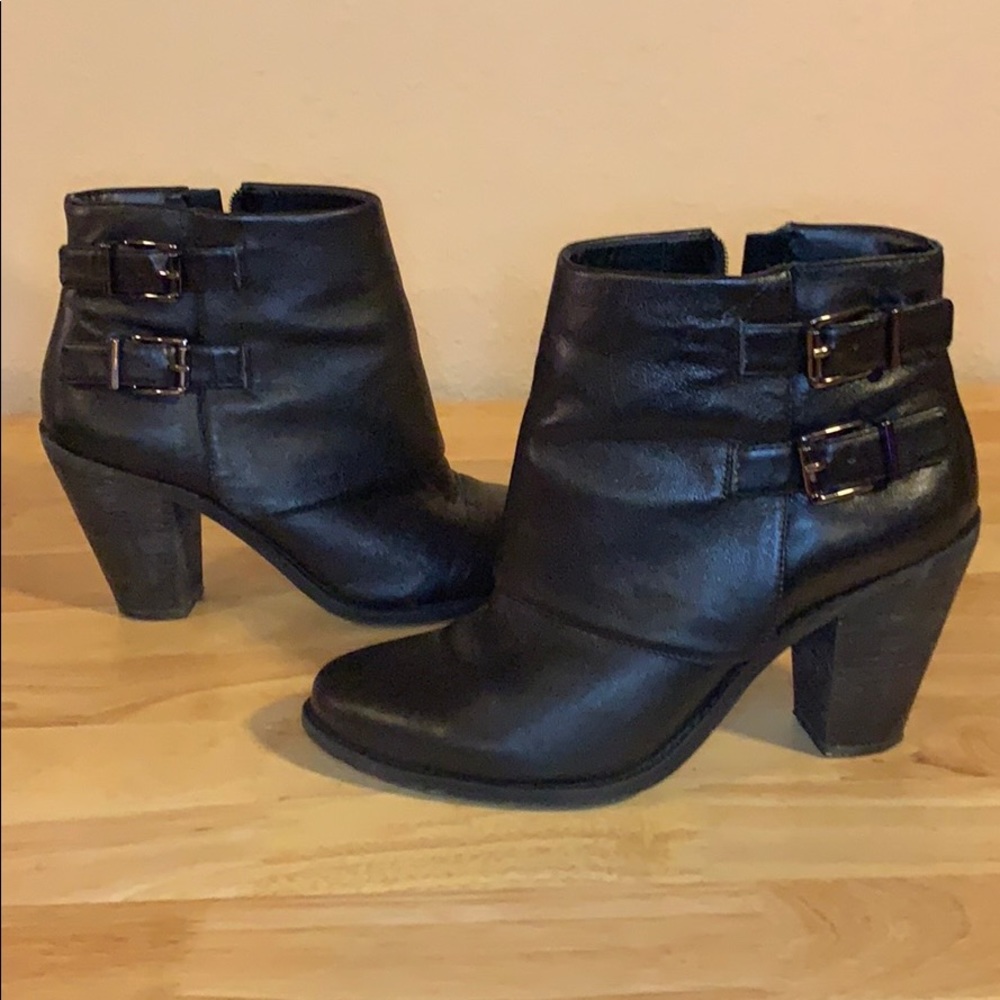 Jessica Simpson leather booties size 91/2